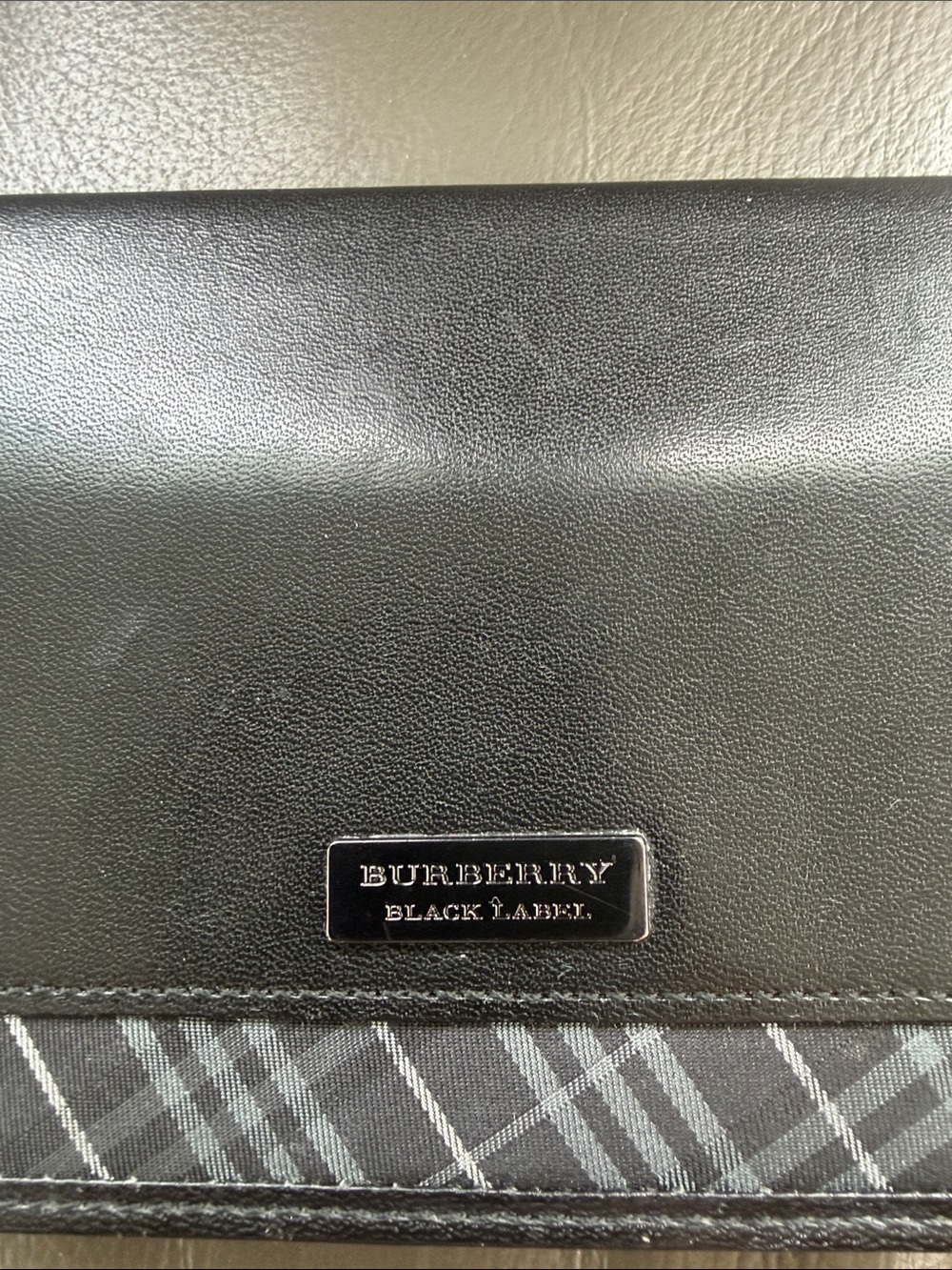 Burberry Black Leather Wallet with Gray Check Trim with COA - Picture 2 of 4